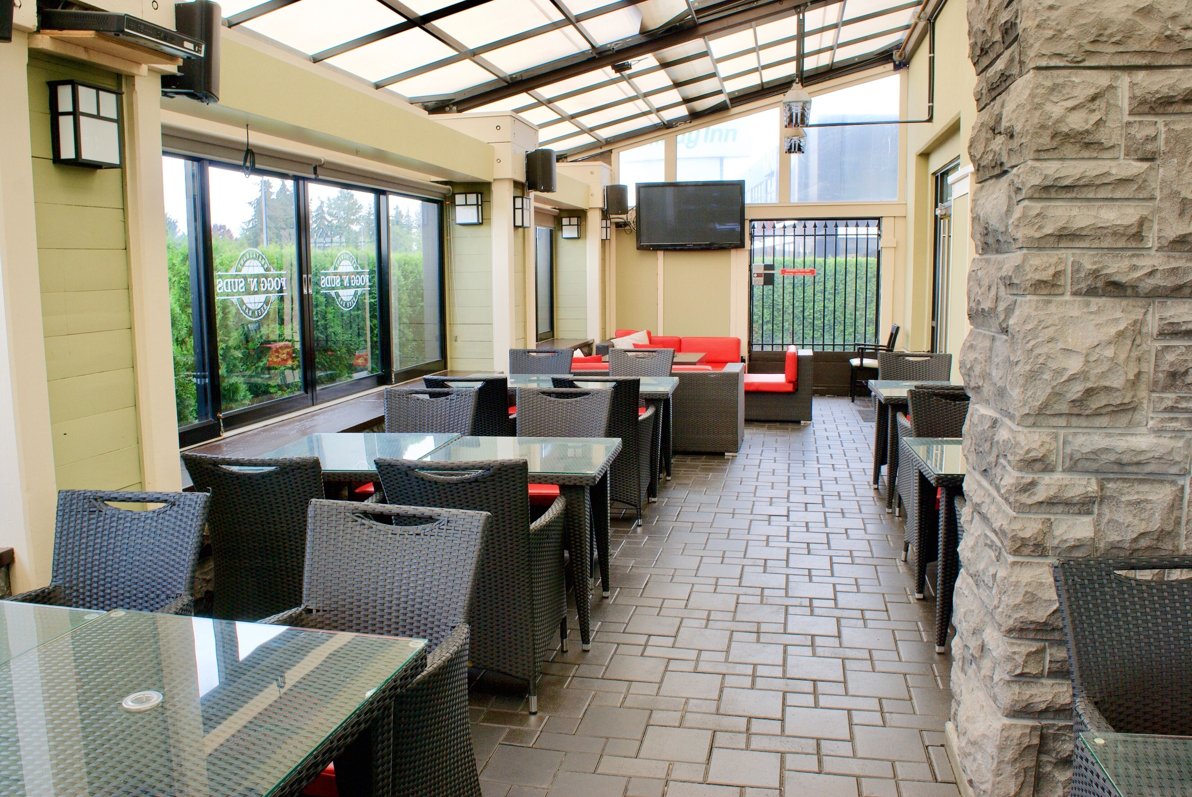 breakfast, lunch and dinner served