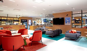 Lobby lounge