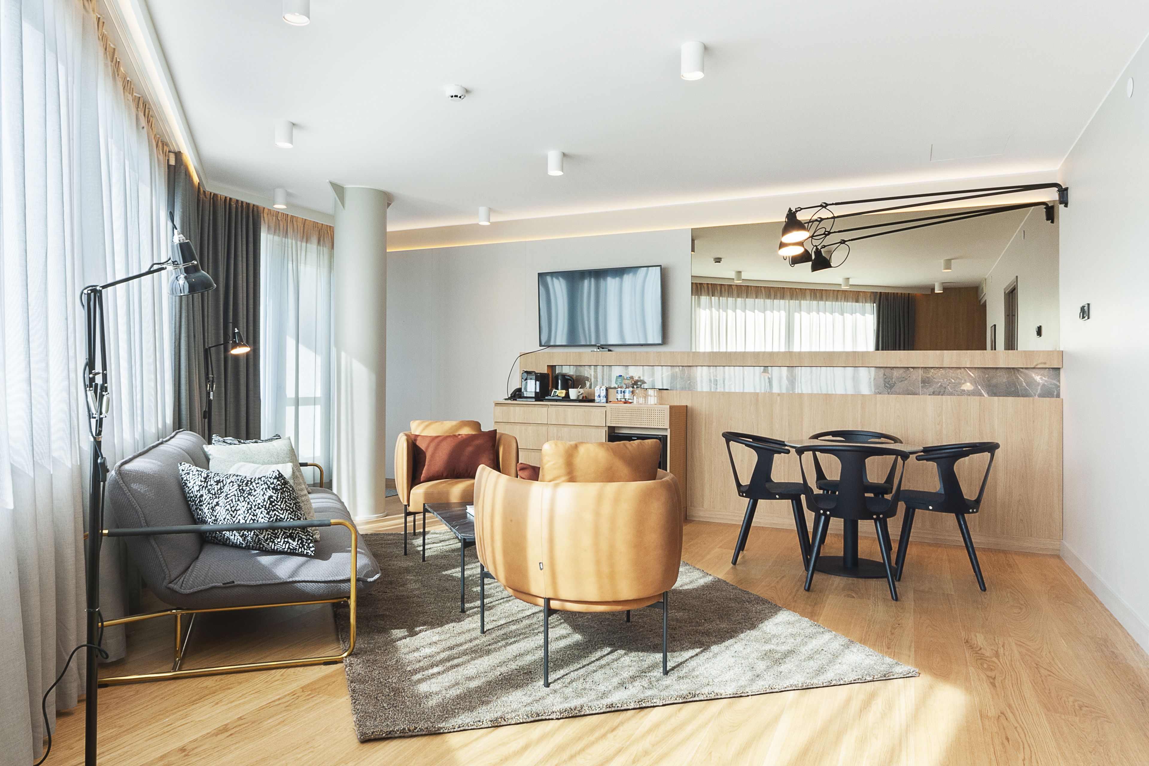 suite, 1 bedroom (living area) | 1 bedroom, minibar, in-room safe, individually furnished