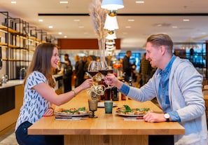 Frokost, lunsj og middag serveres