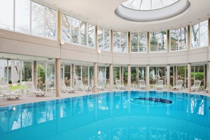 Indoor pool, pool loungers