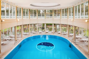 Indoor pool, pool loungers