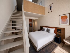 Minibar, Zimmersafe, Schreibtisch, schallisolierte Zimmer