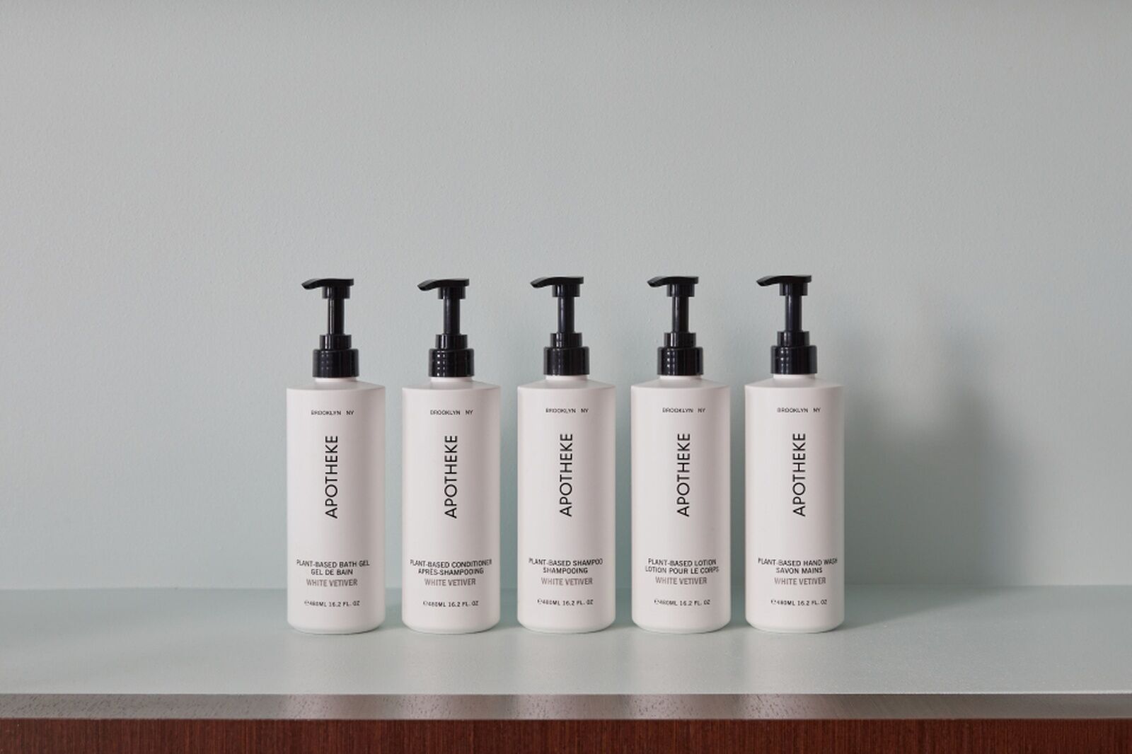 Ensemble douche/baignoire, articles de toilette gratuits, sèche-cheveux