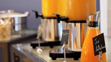 Petit déjeuner buffet servi tous les jours en supplément