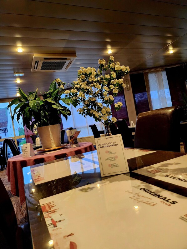 Daily buffet breakfast (EUR 16 per person)