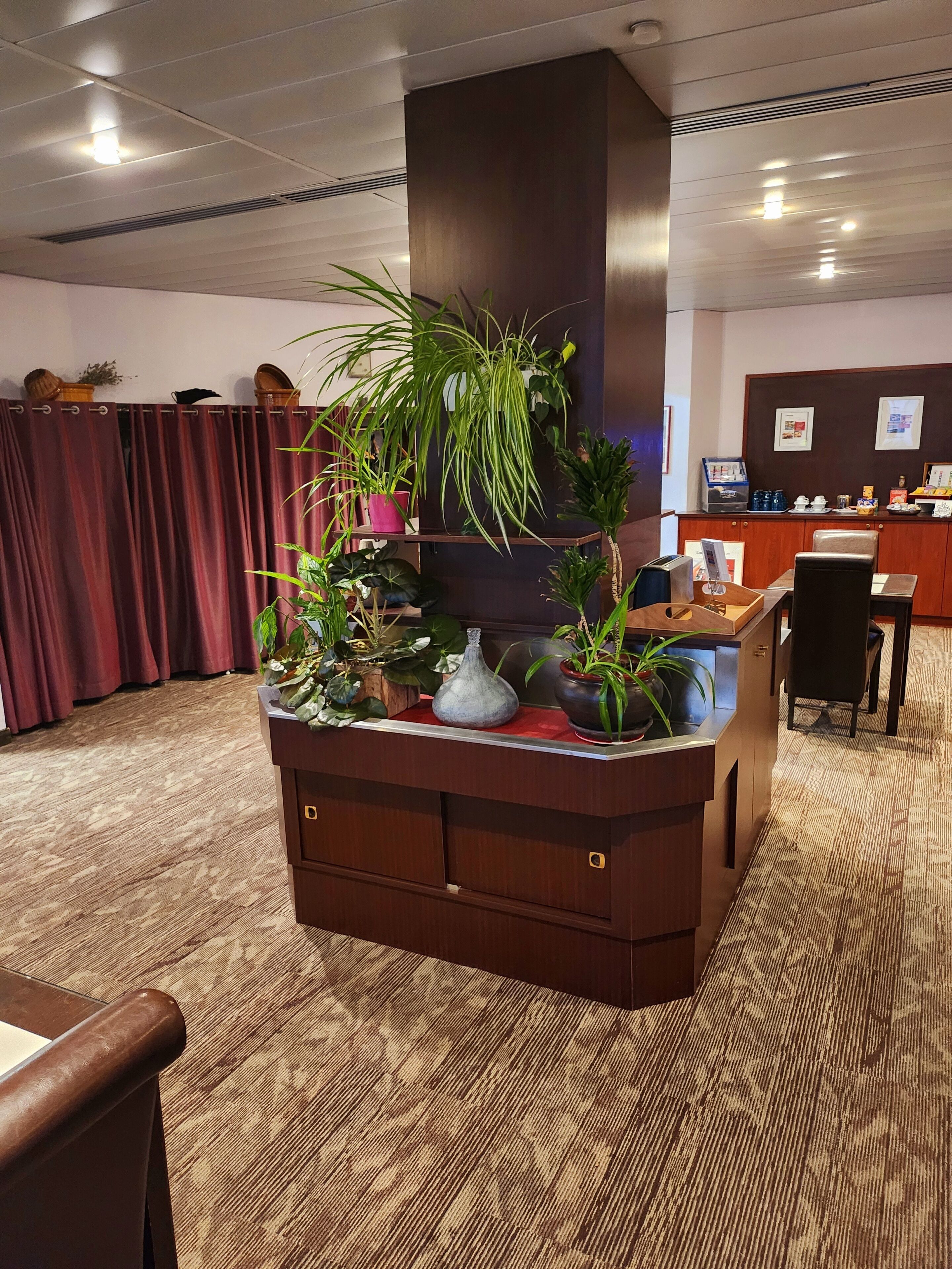 Päivittäinen buffetaamiainen (16 EUR per henkilö)