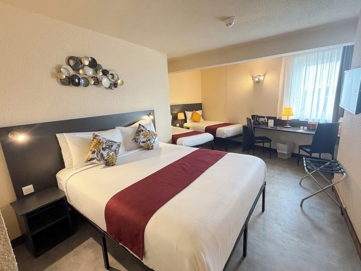 Family Quadruple Room | Iron/ironing board, free WiFi, bed sheets