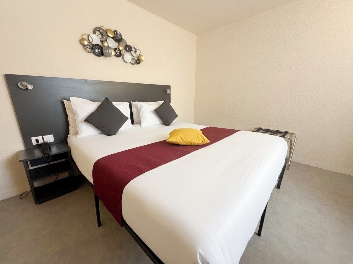 Comfort Triple Room | Iron/ironing board, free WiFi, bed sheets