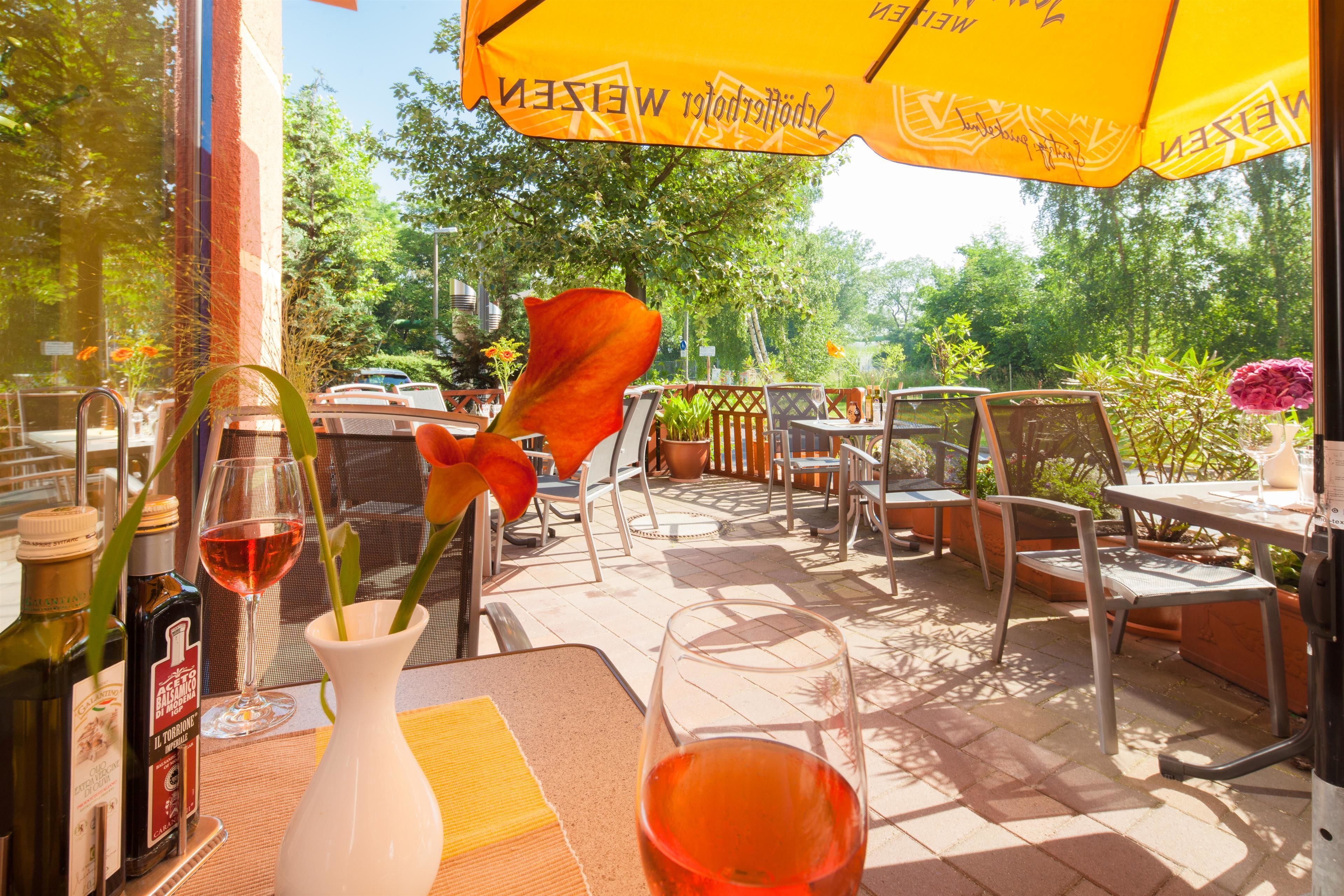 บริการอาหารเย็น, อาหารท้องถิ่นและนานาชาติ