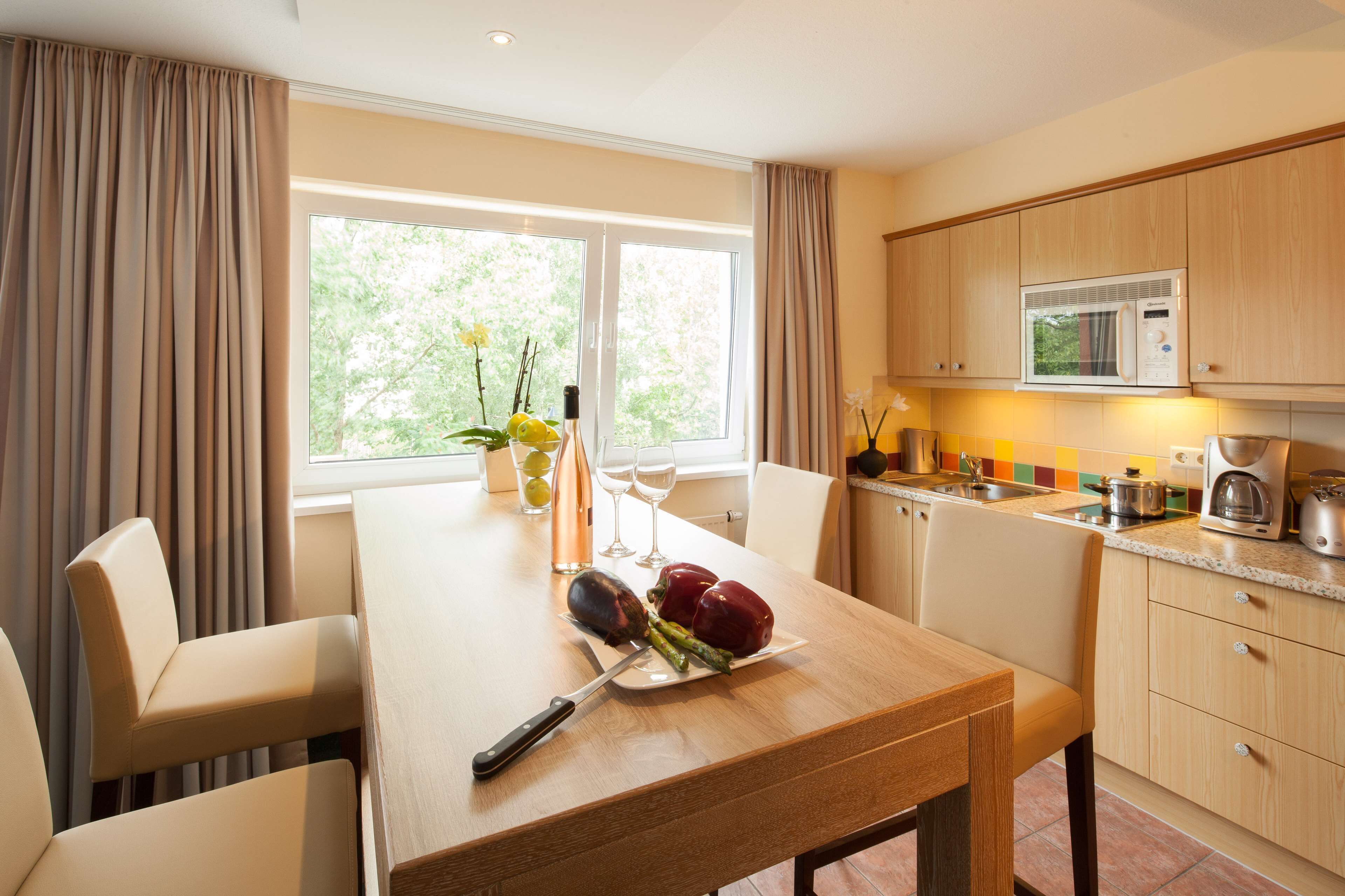 fridge, microwave, coffee/tea maker