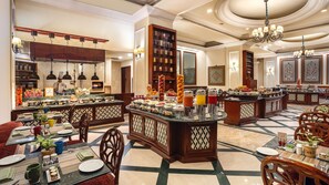 Déjeuner, dßner, souper et brunch servis sur place