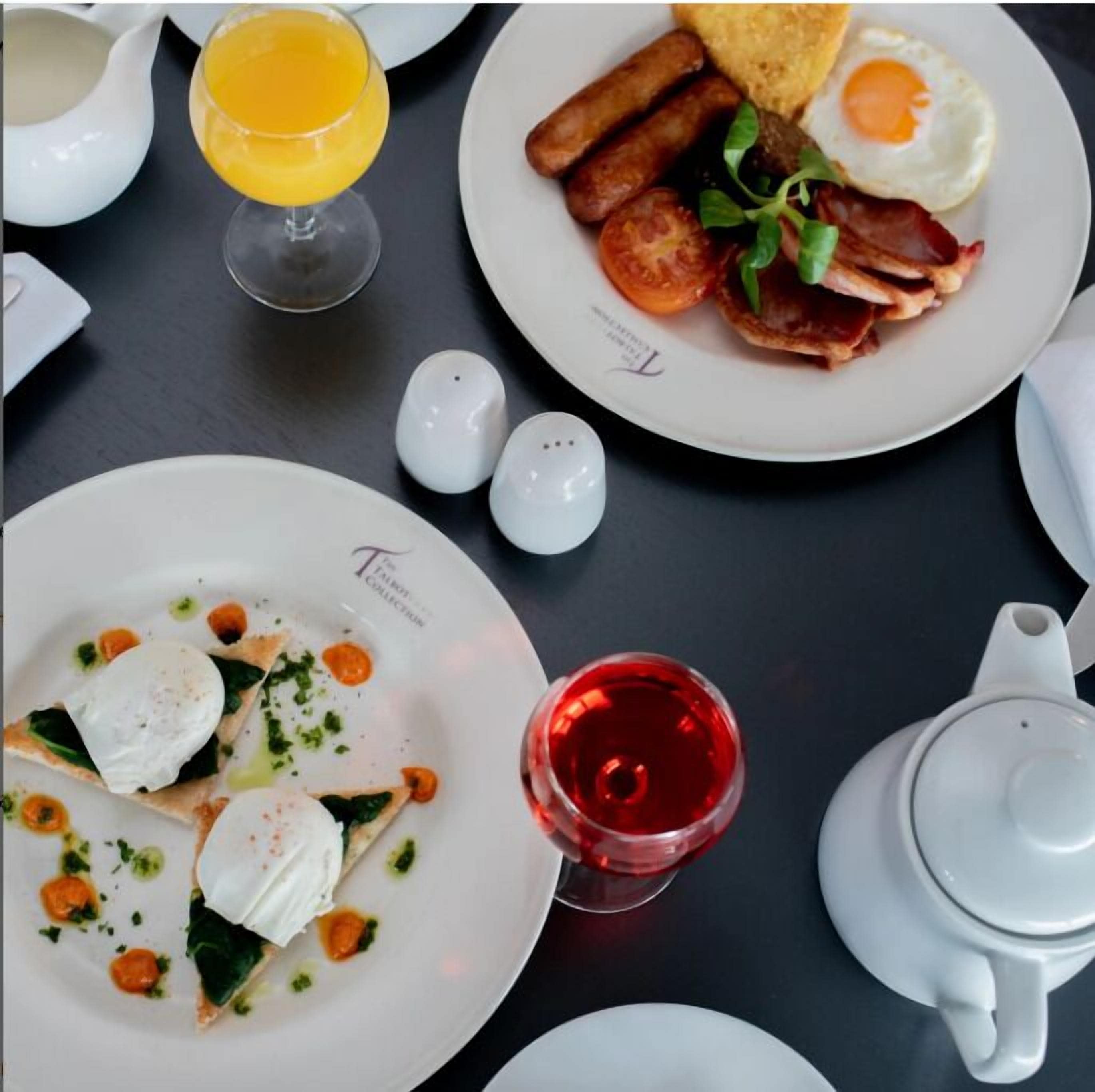 daily full breakfast (eur 18.50 per person)
