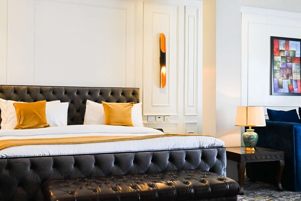 Chambre Affaires, 1 lit double, non-fumeurs (with Extra Bed) | Minibar, coffres-forts dans les chambres, décoration personnalisée