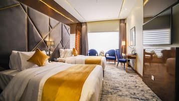 Executive Room, 2 Twin Beds, Non Smoking | 1 bedroom, minibar, in-room safe, individually decorated