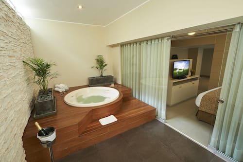 Suite Deluxe | Tina de hidromasaje