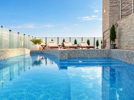 Rooftop pool