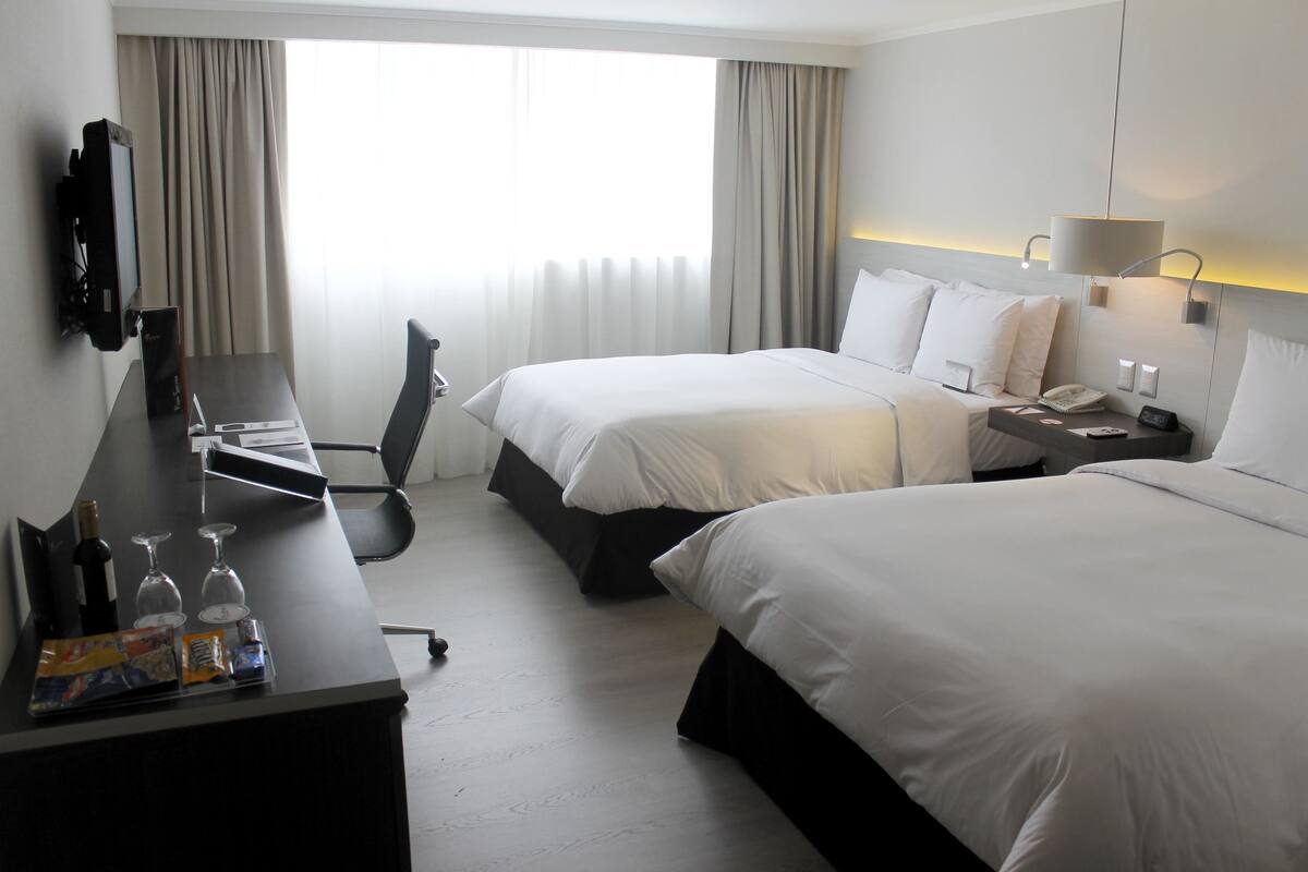 Habitación estándar, 2 camas individuales | Ropa de cama de alta calidad y edredones de plumas