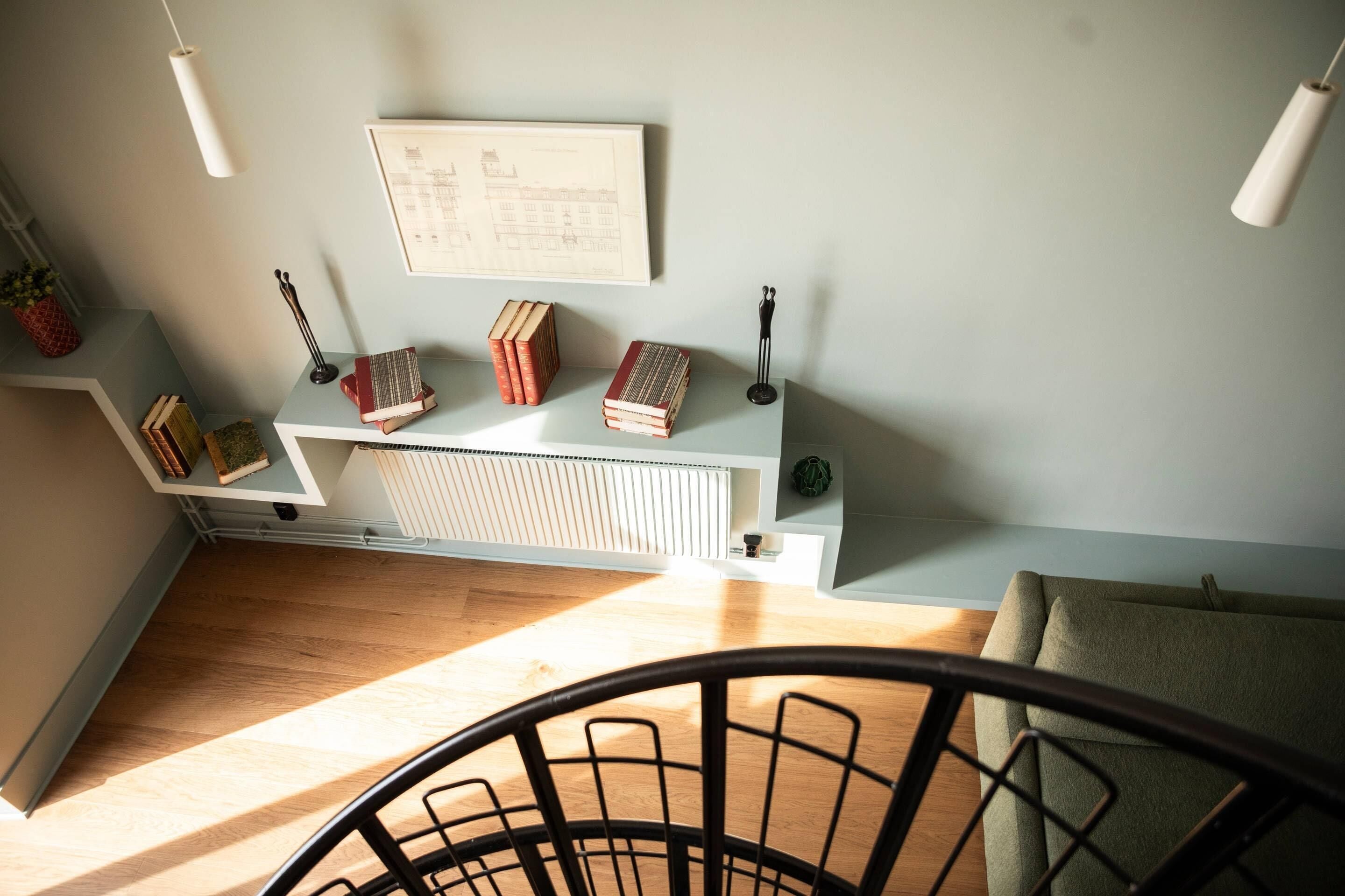 iron/ironing board, cots/infant beds, bed sheets, alarm clocks