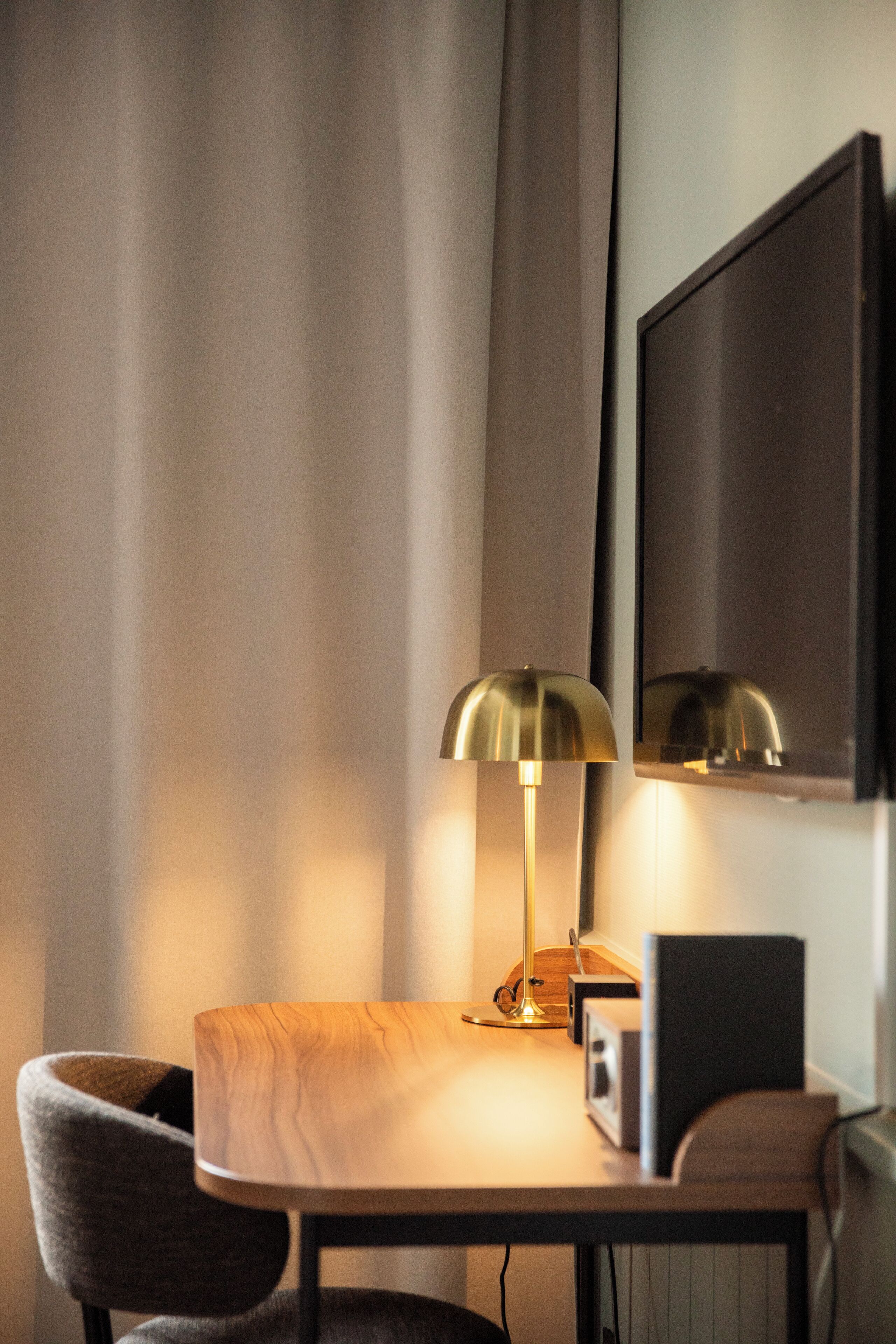 single room (compact) | iron/ironing board, cots/infant beds, bed sheets, alarm clocks