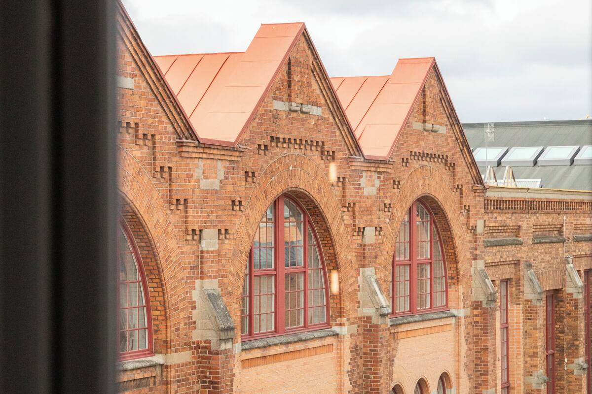 single room (compact) | iron/ironing board, cots/infant beds, bed sheets, alarm clocks