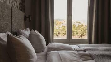 Standardrum - 2 enkelsÀngar | Skrivbord, arbetsyta för laptop, strykjÀrn/strykbrÀda och wi-fi