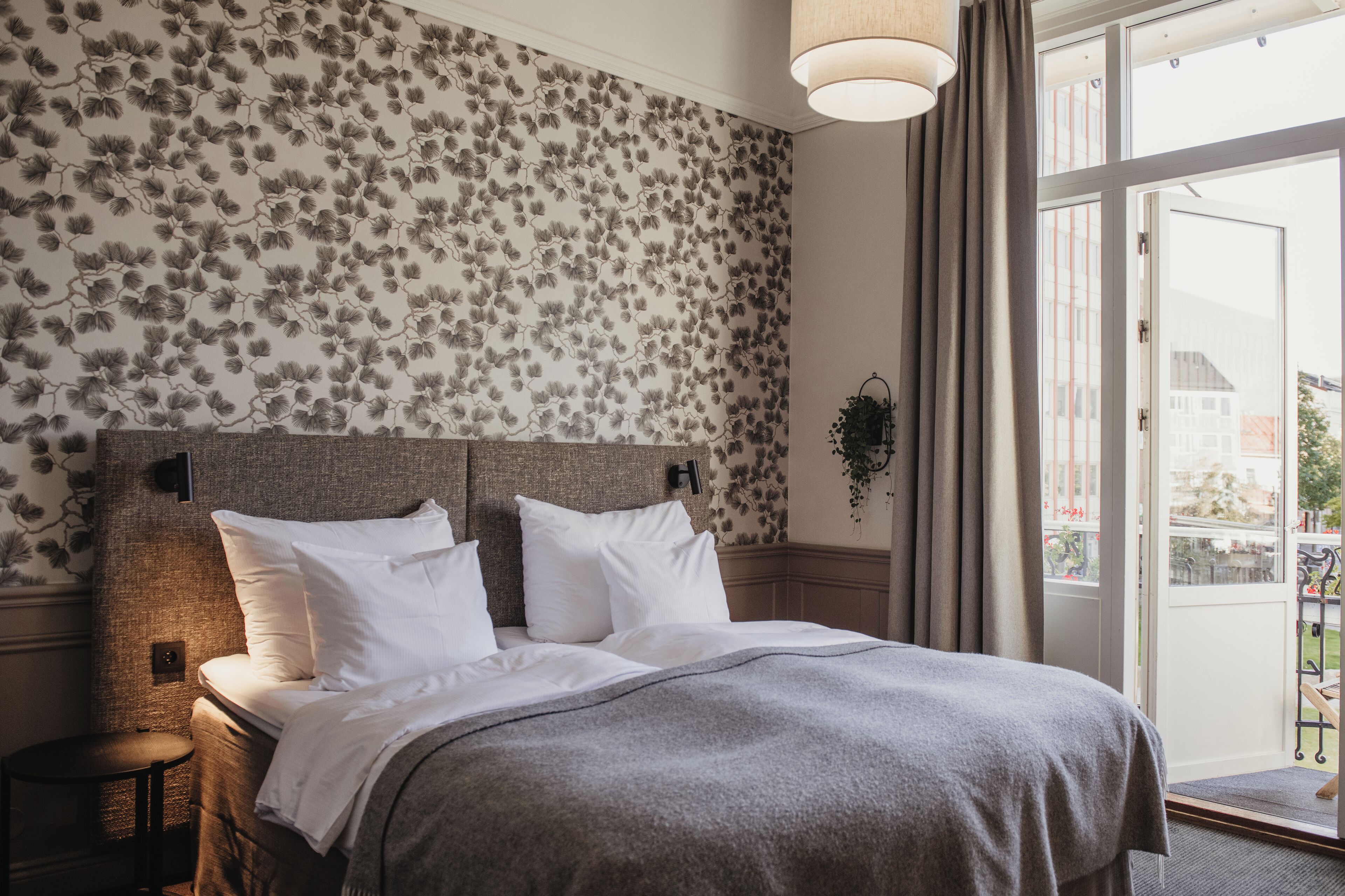 Superior Room, 2 Twin Beds, Non Smoking | Desk, laptop workspace, iron/ironing board, WiFi