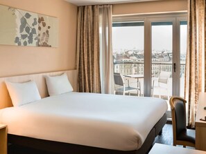 Studio, 1 Double Bed, Balcony | 1 bedroom, in-room safe, desk, soundproofing