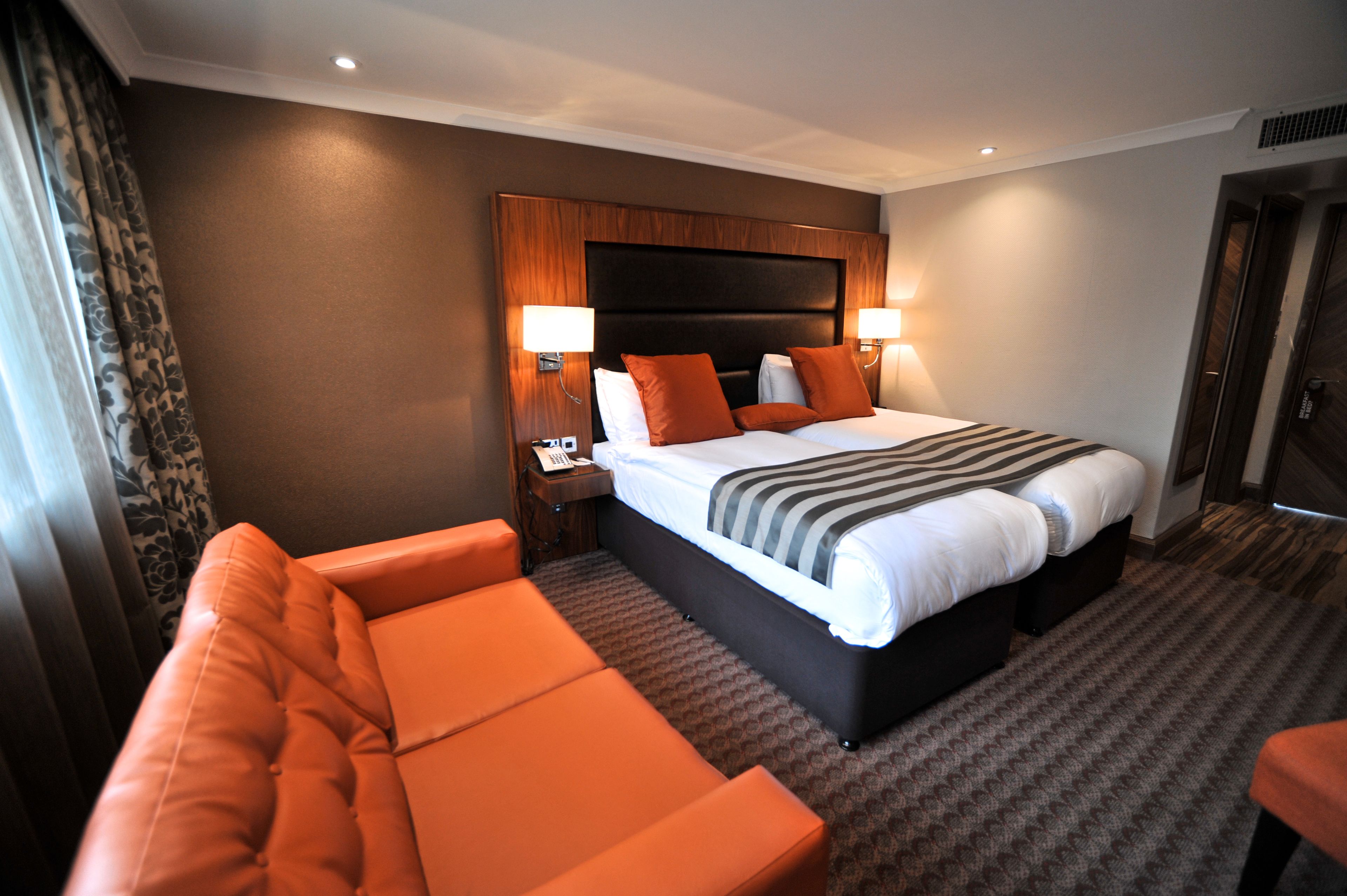 basic twin room | 1 bedroom, premium bedding, in-room safe, desk