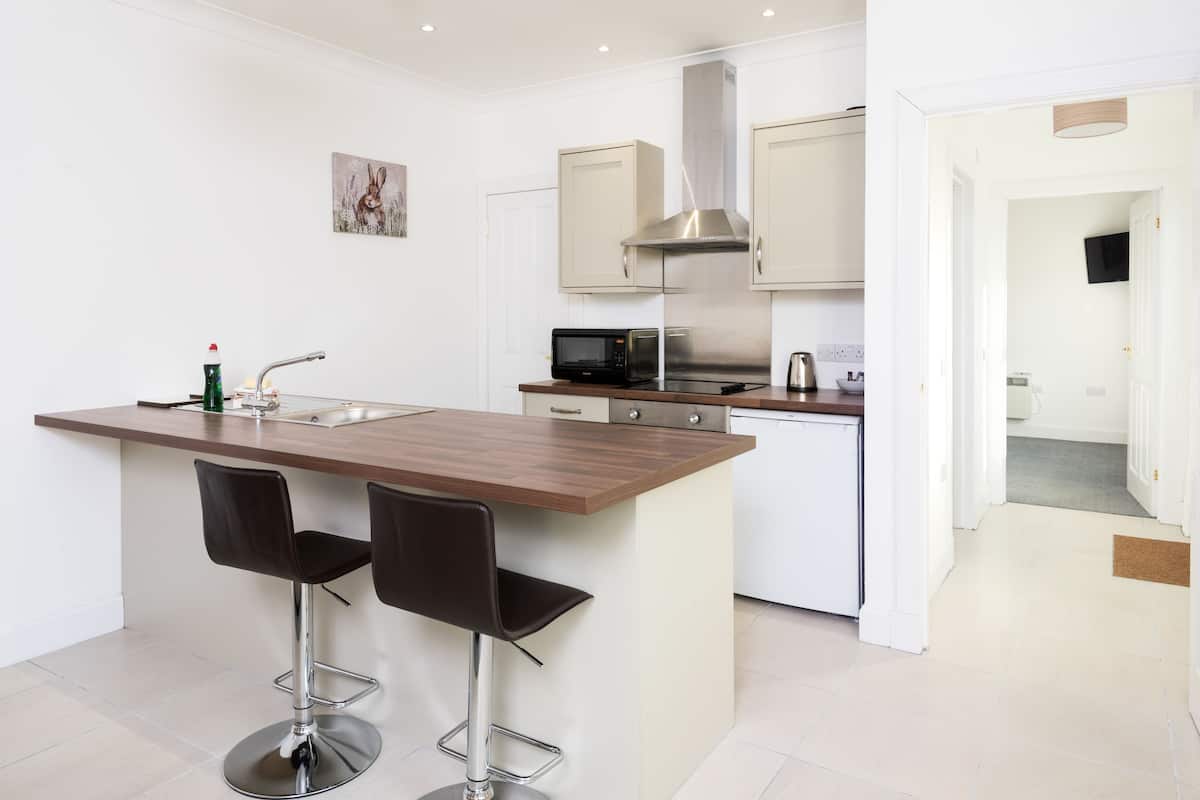 one bedroom lodge | living area | smart tv