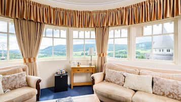 Turret Suite | Living room | Smart TV
