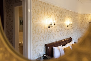 Double Room with Valley View | 1 chambre, lit avec matelas à plateau-coussin, bureau