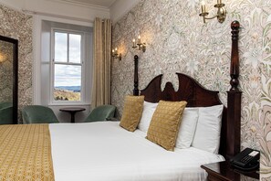 Double Room with Valley View | Camas con pillow-top, escritorio y tabla de planchar con plancha 