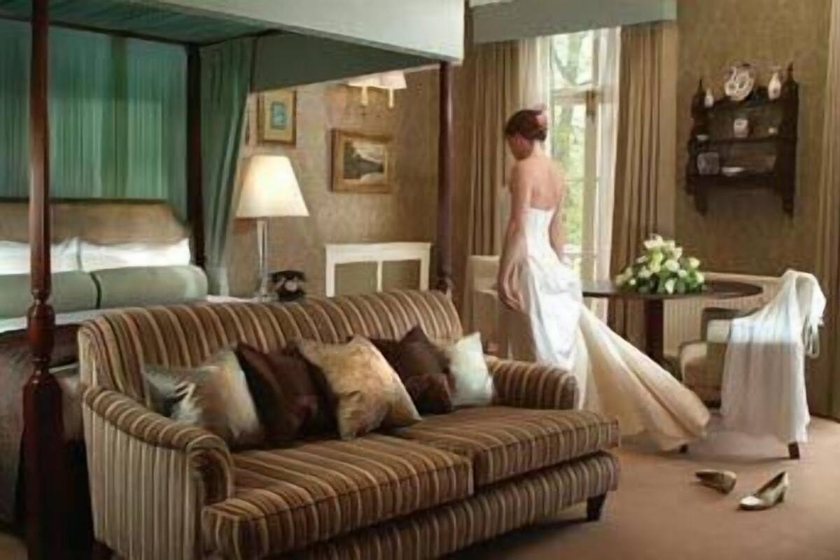 Suite | Living area | Flat-screen TV