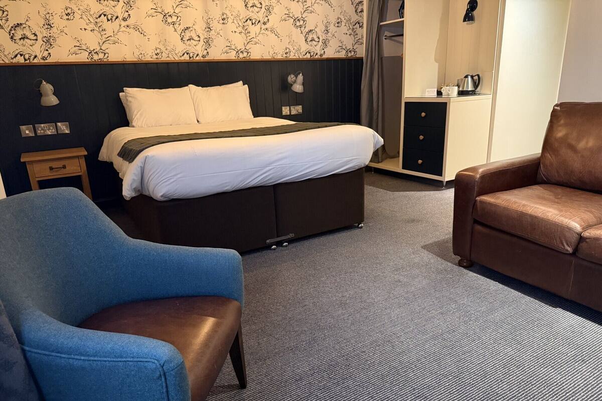 Double Room In Annex | セーフティボックス (室内)、デスク、アイロン / アイロン台、WiFi (無料)