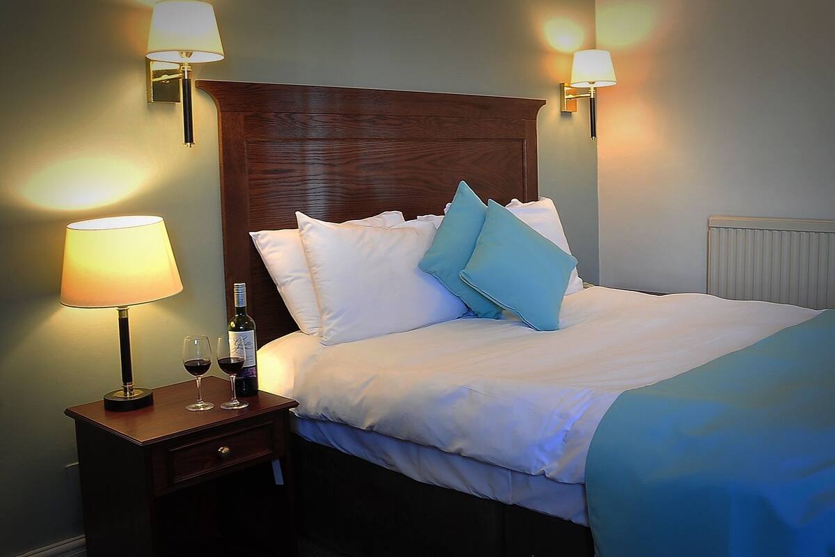 in-room safe, desk, iron/ironing board, free wifi