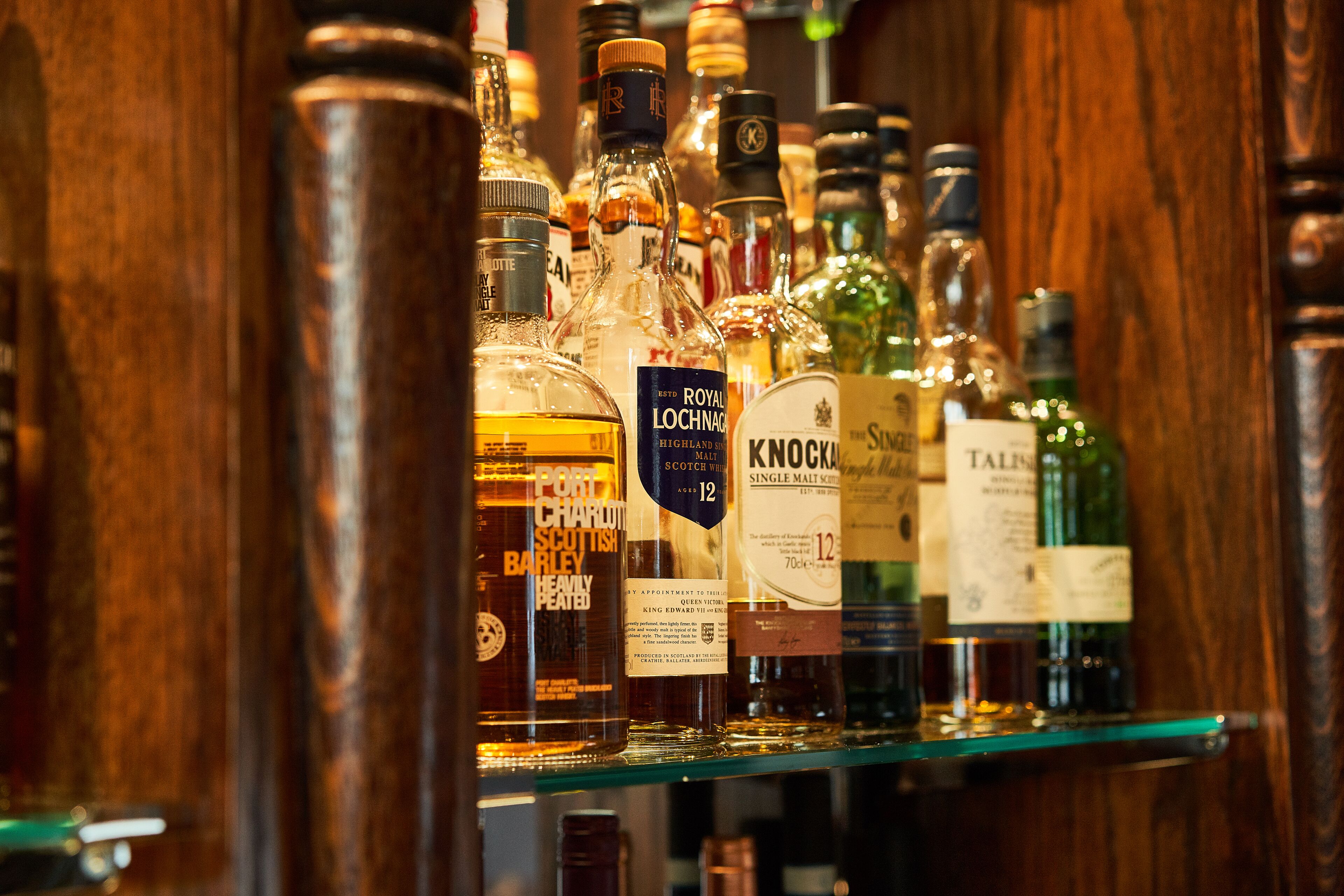 breakfast, lunch, dinner served; local cuisine