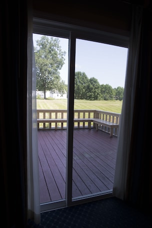 3 Queen Bed Suite - Non Smoking | Balcony