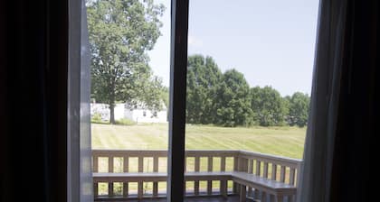 Hampton Falls Inn