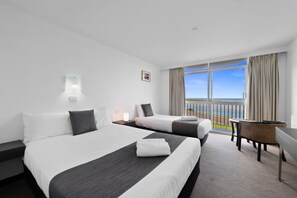 Twin Room | Desk, laptop workspace, iron/ironing board, free WiFi