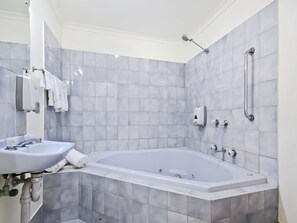 Jetted tub - Motel Goolwa (Goolwa)