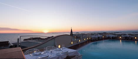 Mittagessen, Abendessen, italienische Küche, Blick aufs Meer 