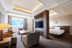 Suite, 2 Bedrooms (High Floor)