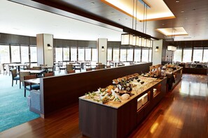 Breakfast and dinner served, Modern European cuisine