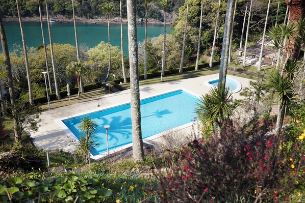 Seasonal outdoor pool