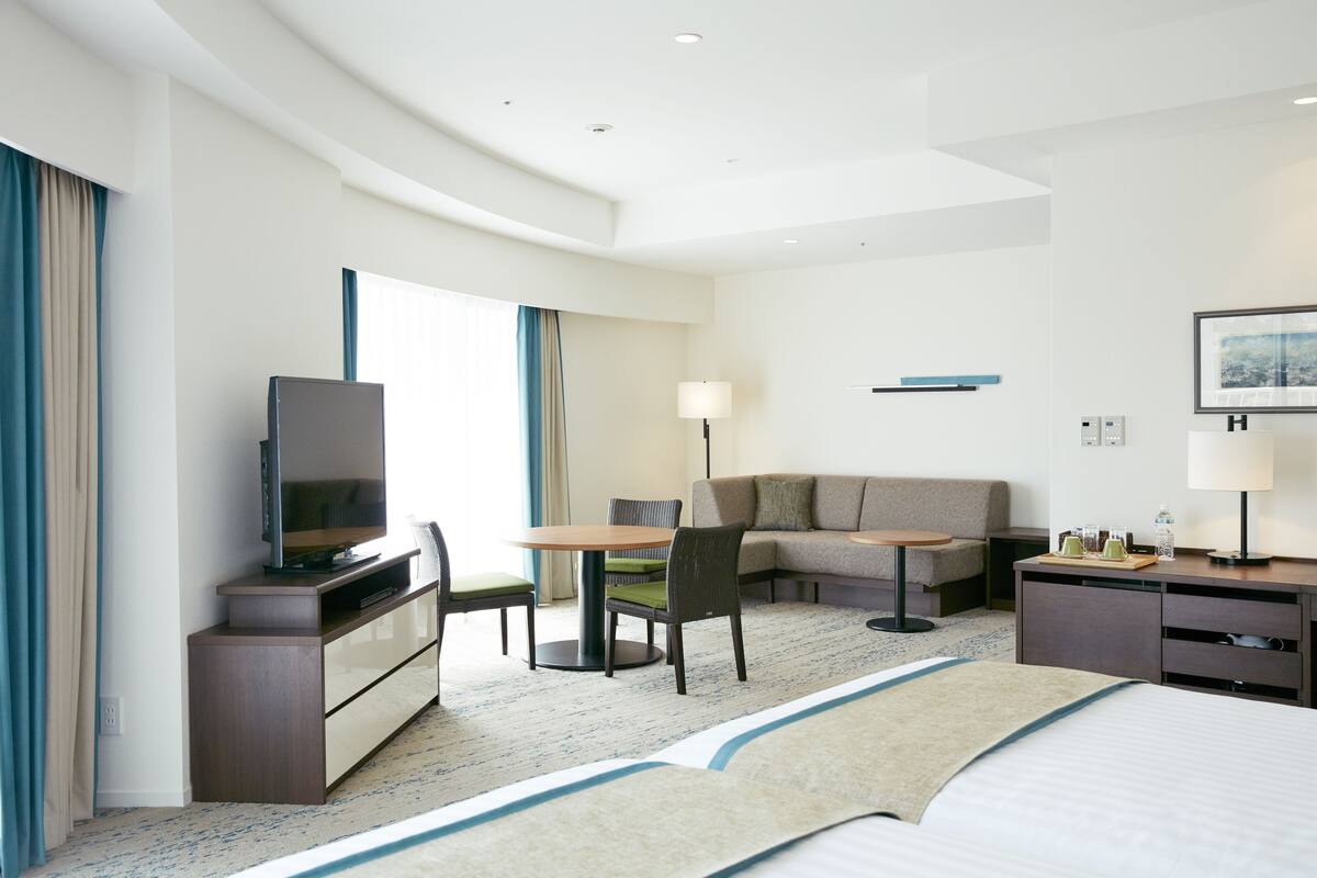 Ocean View Junior Suite, Non Smoking | In-room safe, blackout drapes, WiFi (free), bed sheets