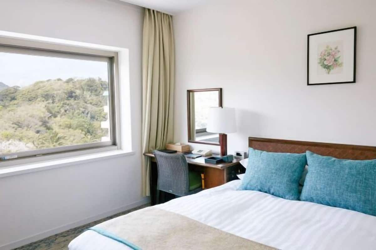 Een kluis op de kamer, verduisterende gordijnen, gratis wifi, beddengoed