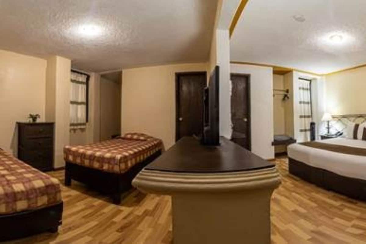 In-room safe, desk, iron/ironing board, free WiFi