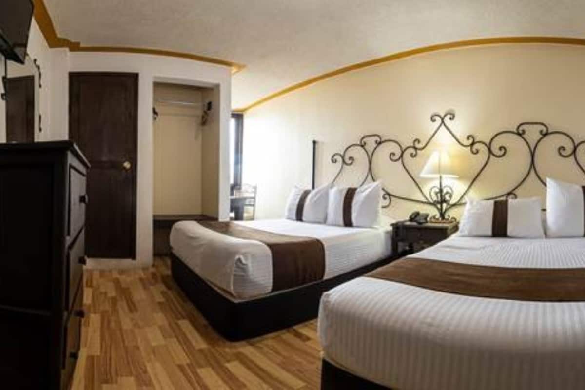 In-room safe, desk, iron/ironing board, free WiFi