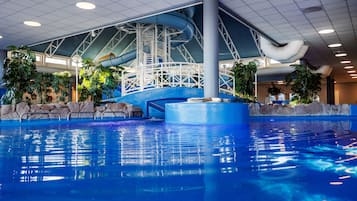 2 indoor pools, outdoor pool, sun loungers